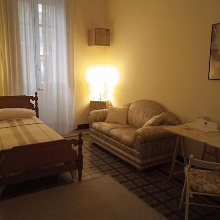 Nowhere Rooms Palermo Esterno foto